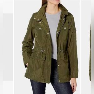 Vince Camuto rain jacket 👌👌❤️